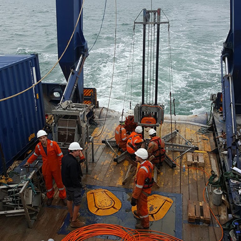 Geotechnical seabed site investigation
